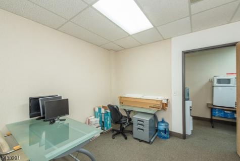 1037 RTE46C205 Clifton NJ 07013