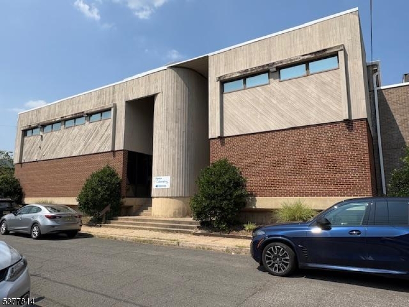 61 5TH Street Somerville NJ 08876