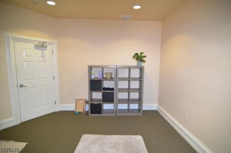 24 Mine Street Flemington NJ 08822