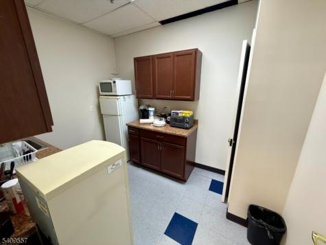 43 Bloomfield Avenue Mountain Lakes NJ 07046