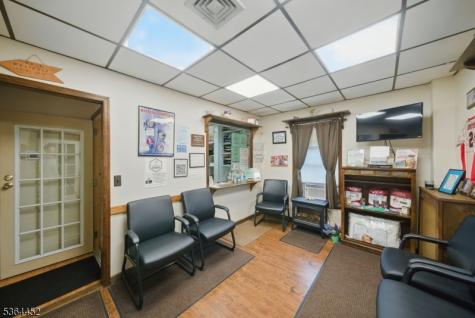 11 Vernon Avenue Hamburg NJ 07419