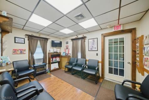11 Vernon Avenue Hamburg NJ 07419