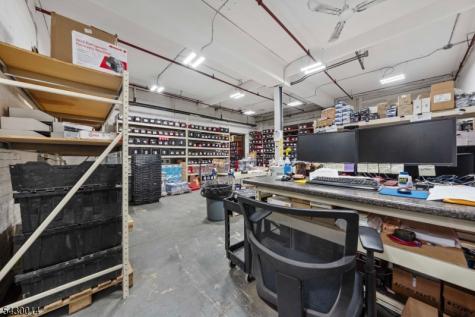370 Adams Street Newark NJ 07114