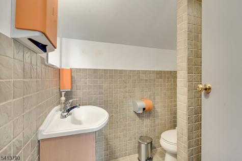 107 Stuyvesant Avenue Lyndhurst NJ 07071