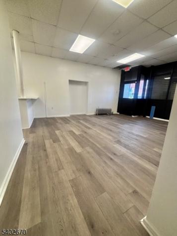 402 Hawthorne Avenue Newark NJ 07112