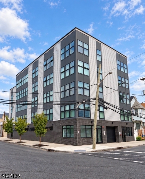529 Mulberry Newark NJ 07114