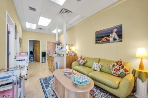785 Njsh 22w North Plainfield NJ 07060