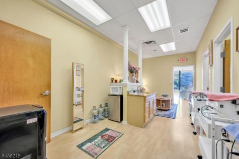 785 Njsh 22w North Plainfield NJ 07060