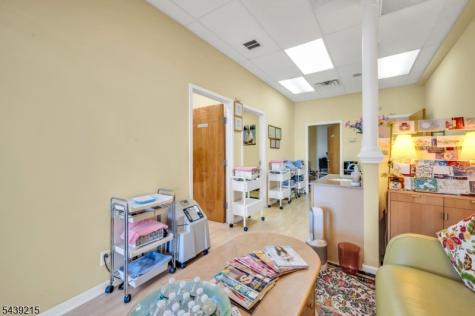 785 Njsh 22w North Plainfield NJ 07060