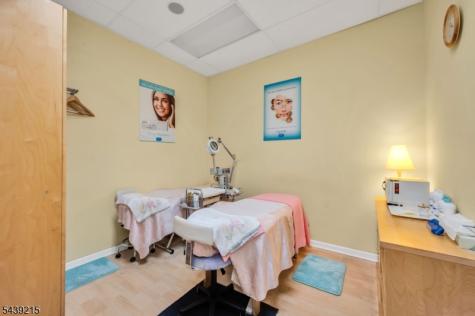 785 Njsh 22w North Plainfield NJ 07060