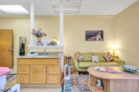 785 Njsh 22w North Plainfield NJ 07060