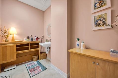 785 Njsh 22w North Plainfield NJ 07060