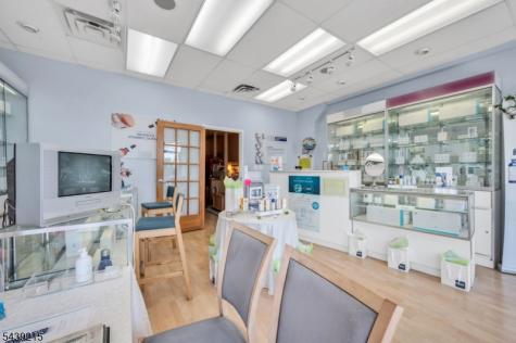 785 Njsh 22w North Plainfield NJ 07060