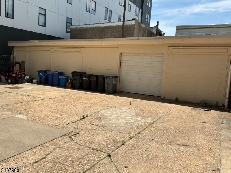 269 E Kinney Street Newark NJ 07105
