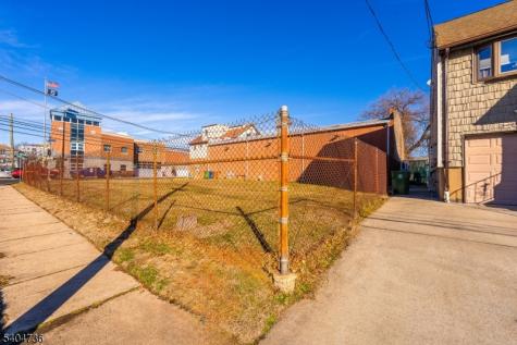 9 W Stimpson Avenue Linden NJ 07036