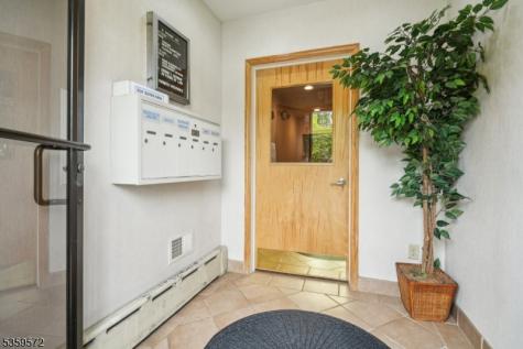 26 Millburn Ave Rm 6 Springfield NJ 07081