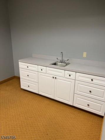 4 Minneakoning Road Raritan NJ 08822