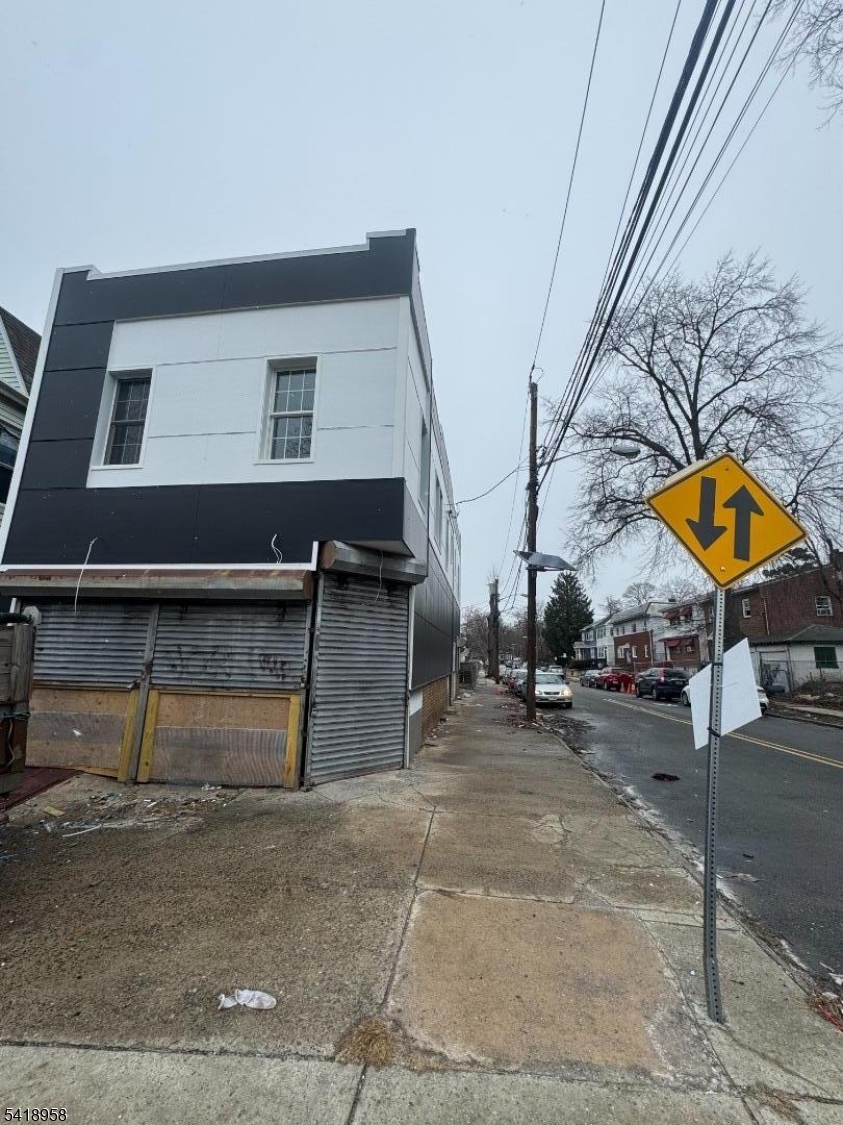 81 Tremont Avenue Newark NJ 07106
