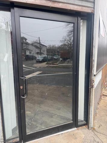 81 Tremont Avenue Newark NJ 07106