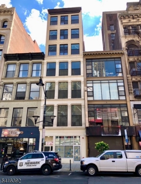 192 Market Street Newark NJ 07102