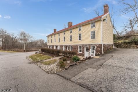 6 Darts Mill Road Readington NJ 08822