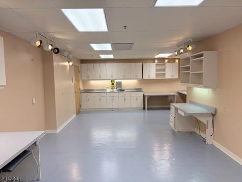 81 Veronica Avenue Franklin NJ 08873