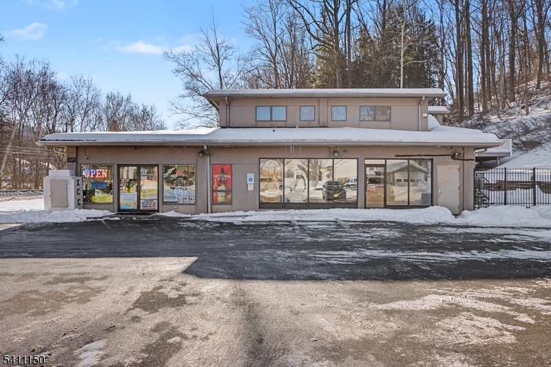 2127 Route 31 Glen Gardner NJ 08826