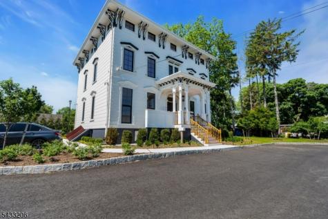 49 E Passaic Street Rochelle Park NJ 07662