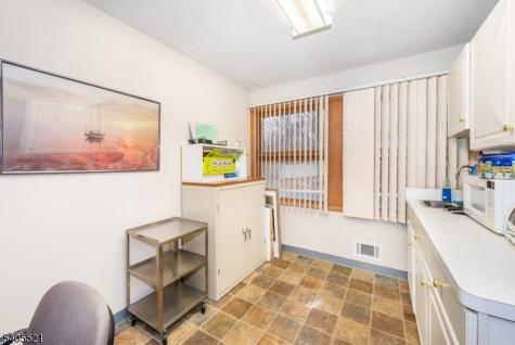 17 Kiel Avenue Kinnelon NJ 07405