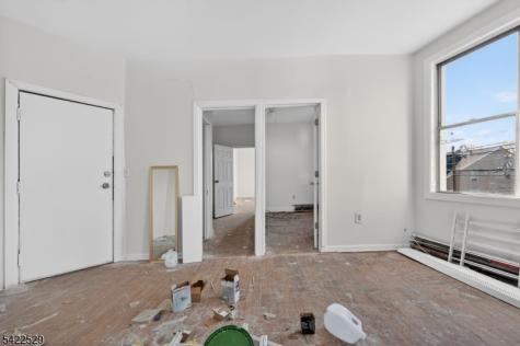 661 South 18th Street Newark NJ 07103