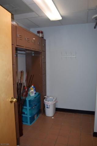 1553 RT27 Franklin NJ 08873