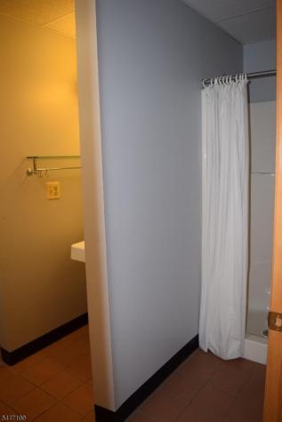 1553 RT27 Franklin NJ 08873