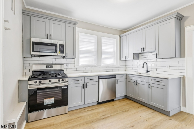 301 E 9th Avenue Roselle NJ 07203