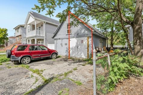 301 E 9th Avenue Roselle NJ 07203