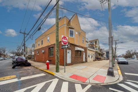 378 Avenue C Bayonne NJ 07002