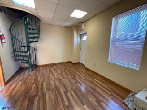332 Lafayette Street Newark NJ 07105