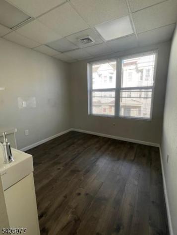 332 Lafayette Street Newark NJ 07105