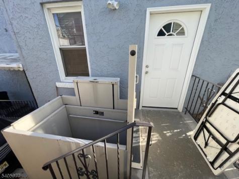 332 Lafayette Street Newark NJ 07105