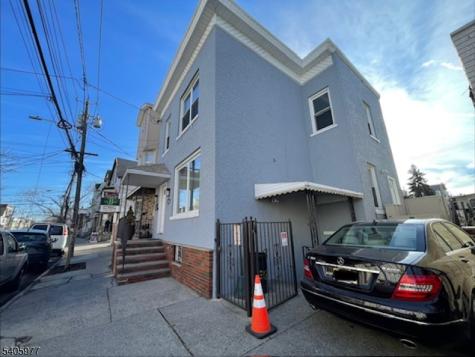 332 Lafayette Street Newark NJ 07105