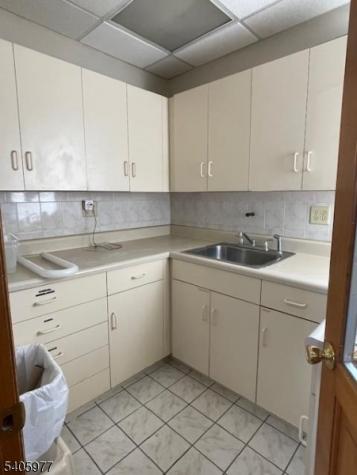 332 Lafayette Street Newark NJ 07105