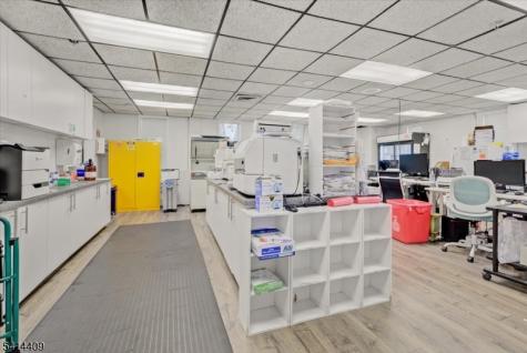 992 Clifton Avenue Clifton NJ 07013