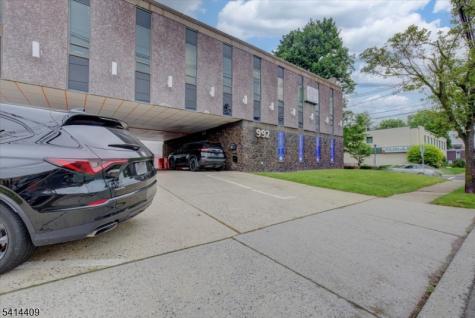 992 Clifton Avenue Clifton NJ 07013