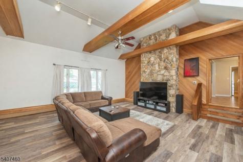 84 Locust Avenue Wallington NJ 07057