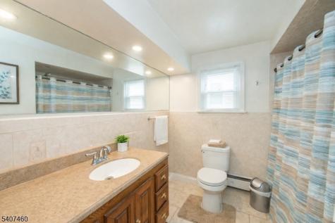 84 Locust Avenue Wallington NJ 07057