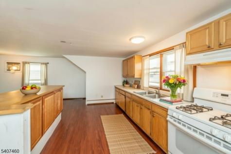 84 Locust Avenue Wallington NJ 07057