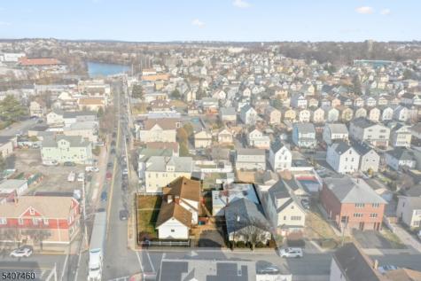 84 Locust Avenue Wallington NJ 07057