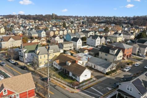 84 Locust Avenue Wallington NJ 07057