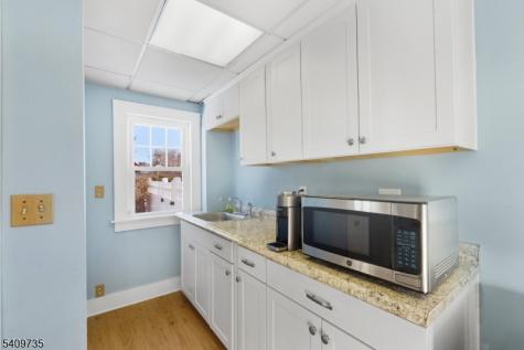 35 Leigh Street Clinton NJ 08809