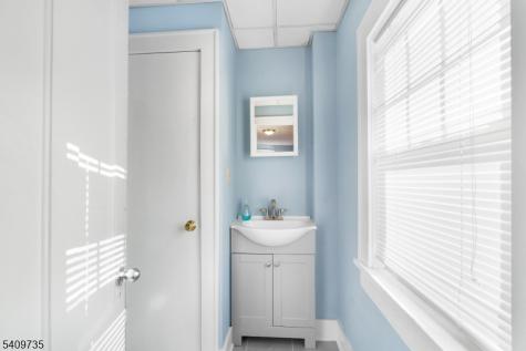 35 Leigh Street Clinton NJ 08809