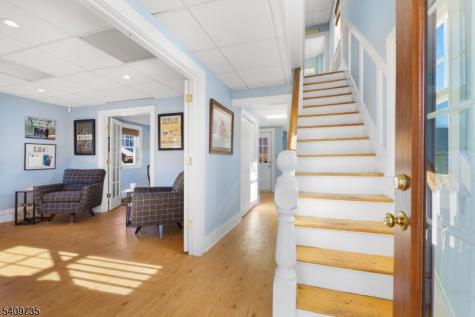 35 Leigh Street Clinton NJ 08809